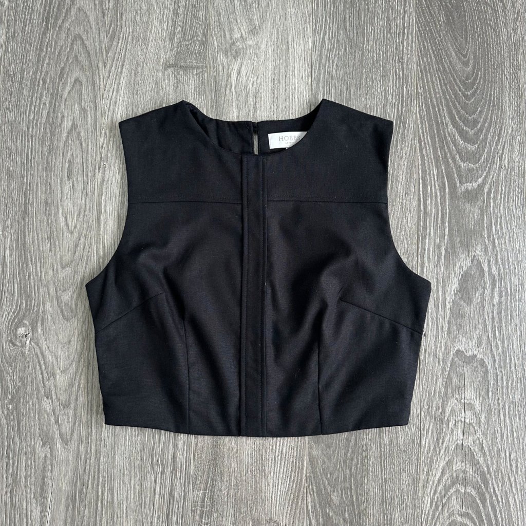 Áo H@BBS crop sát nách viền giữa KAMI