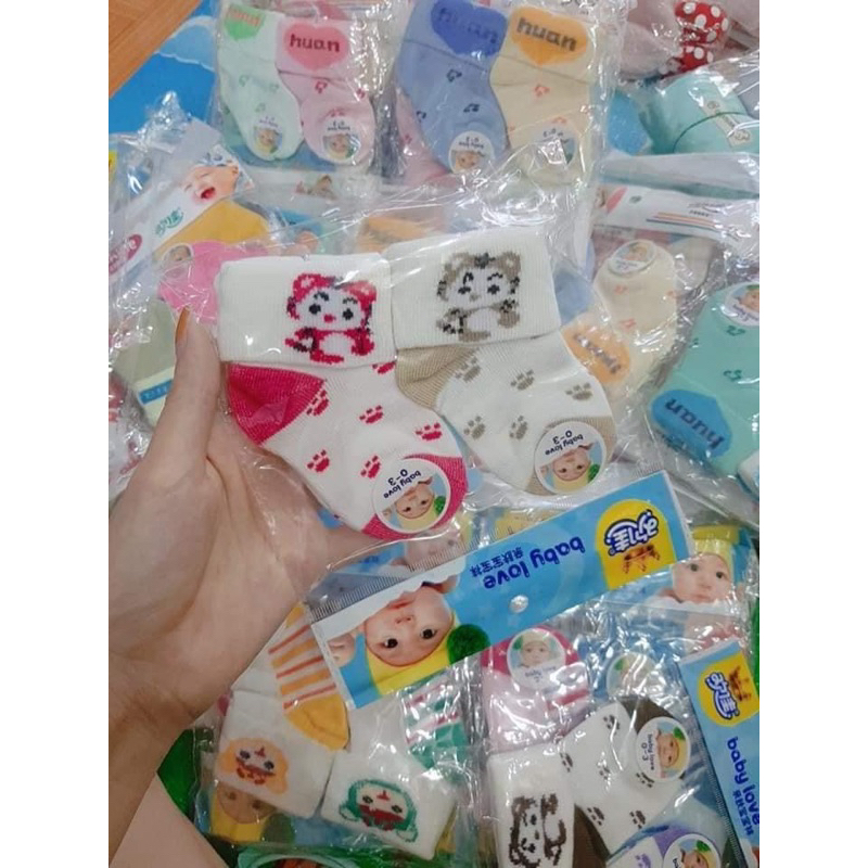 Tất cho bé sơ sinh