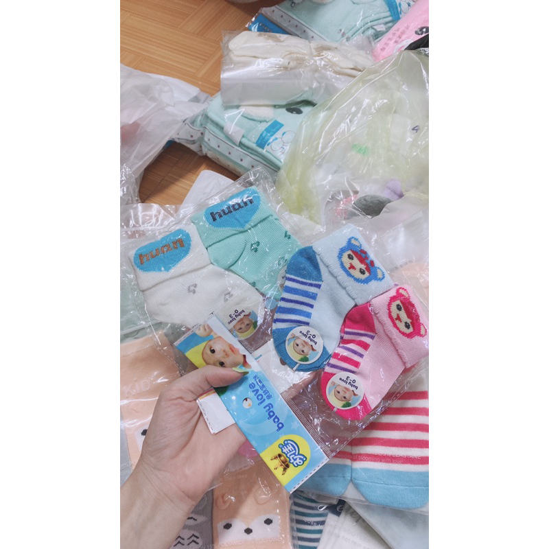 Tất cho bé sơ sinh