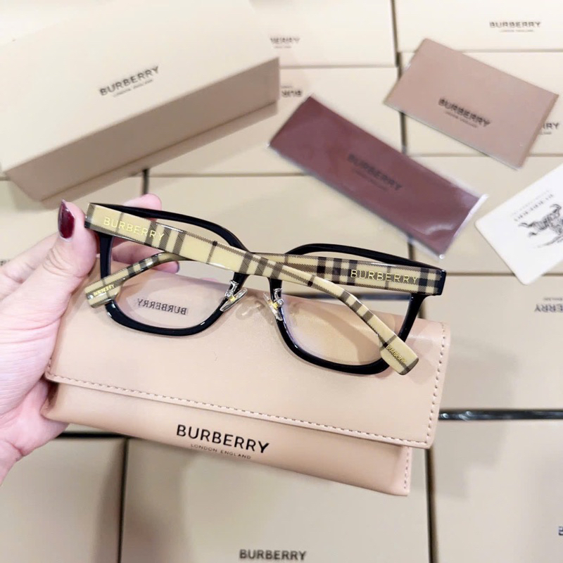 KÍNH  BBRY GIẢ CẬN Hót  trendd