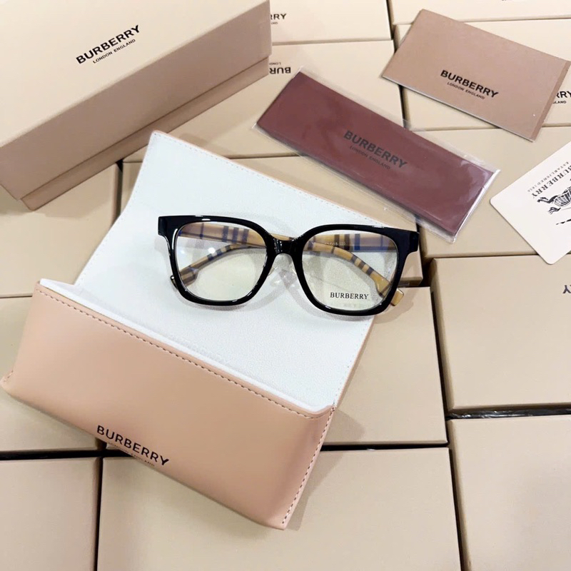 KÍNH  BBRY GIẢ CẬN Hót  trendd