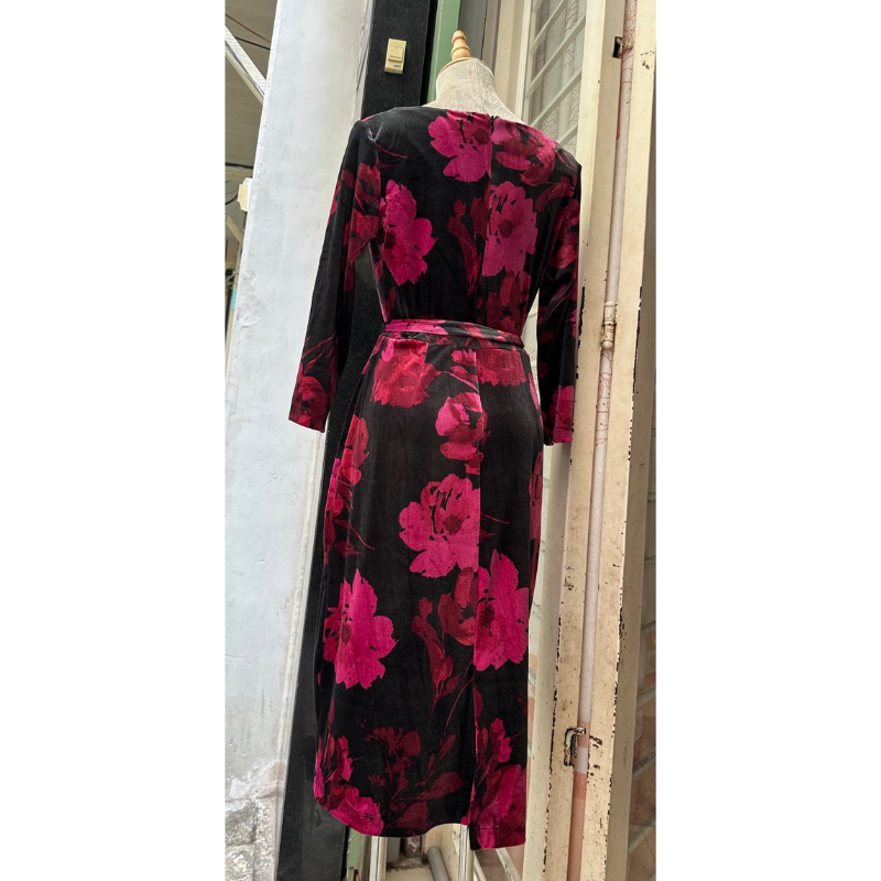 Đầm nhung Taylor xịn đẹp. Lên dáng bao sang luôn ạ.