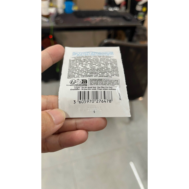 1 gói 3ml kem dưỡng ẩm Kiehl’s ultra facial cream phục hồi tái tạo da giúp da căng bóng đều màu 3ml