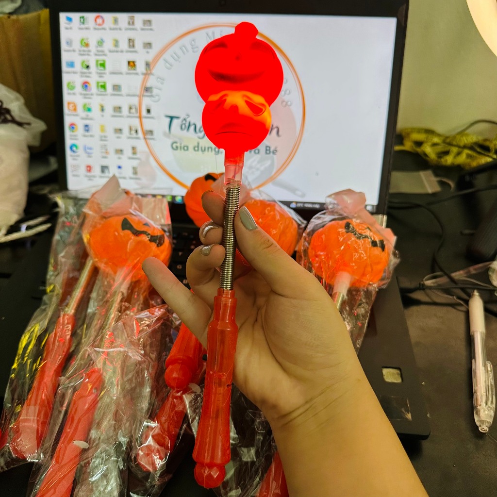 Gậy bí ngô haloween,đồ chơi bí ngô có đèn nhấp nháy 3 chế độ sáng cho bé