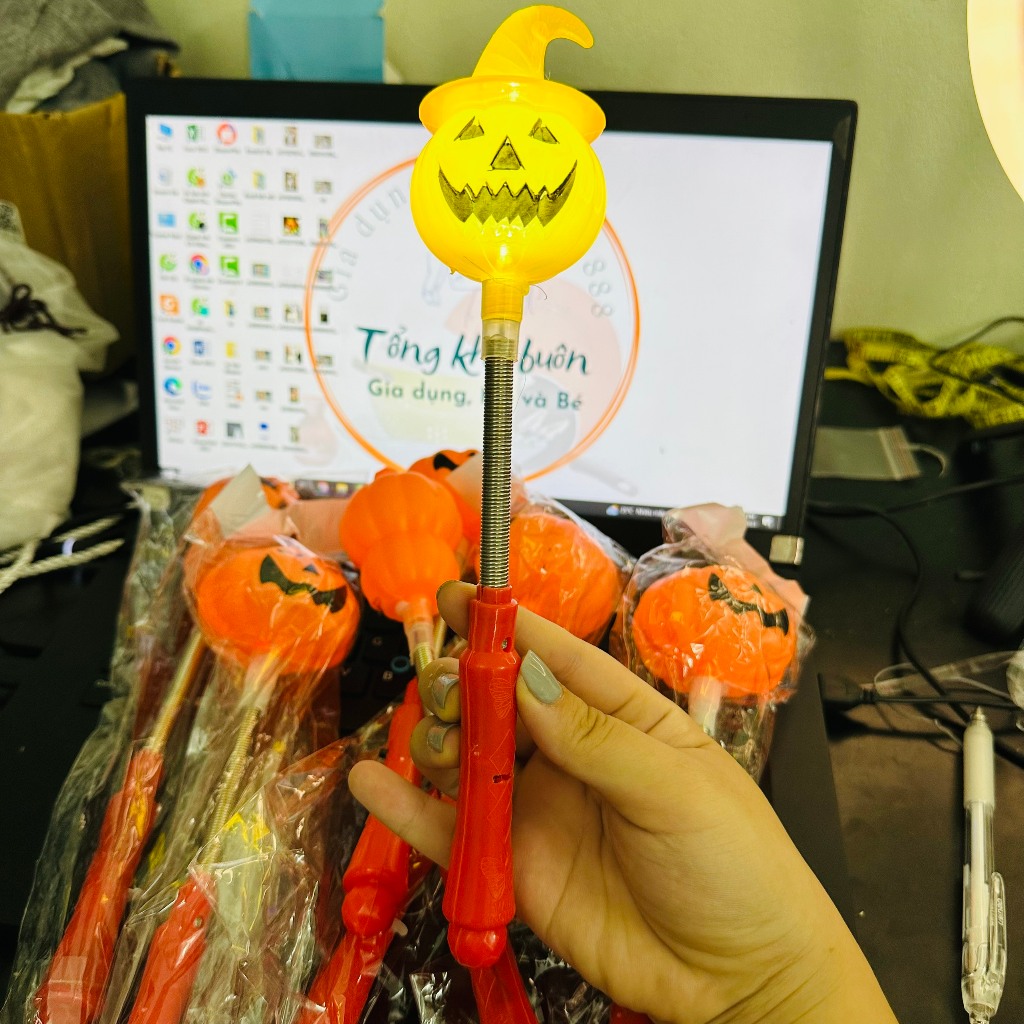Gậy bí ngô haloween,đồ chơi bí ngô có đèn nhấp nháy 3 chế độ sáng cho bé