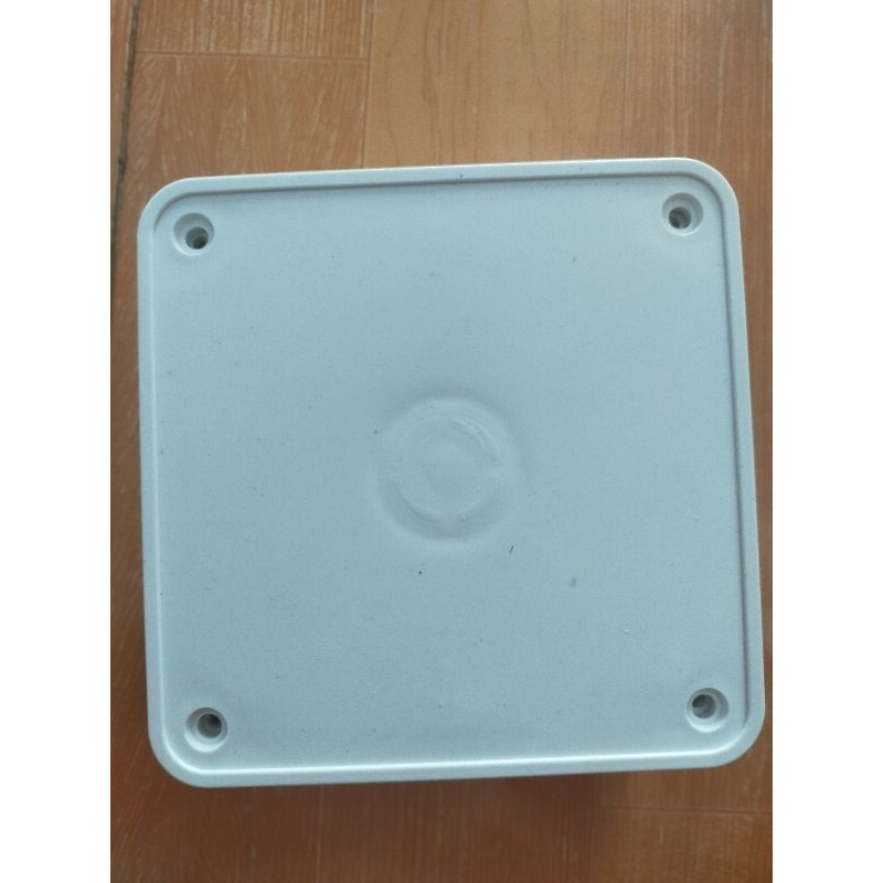 Hộp kỹ thuật chống nước 11x11x5.7 ốc vít. nắp kín, chất nhựa cực kỳ tốt