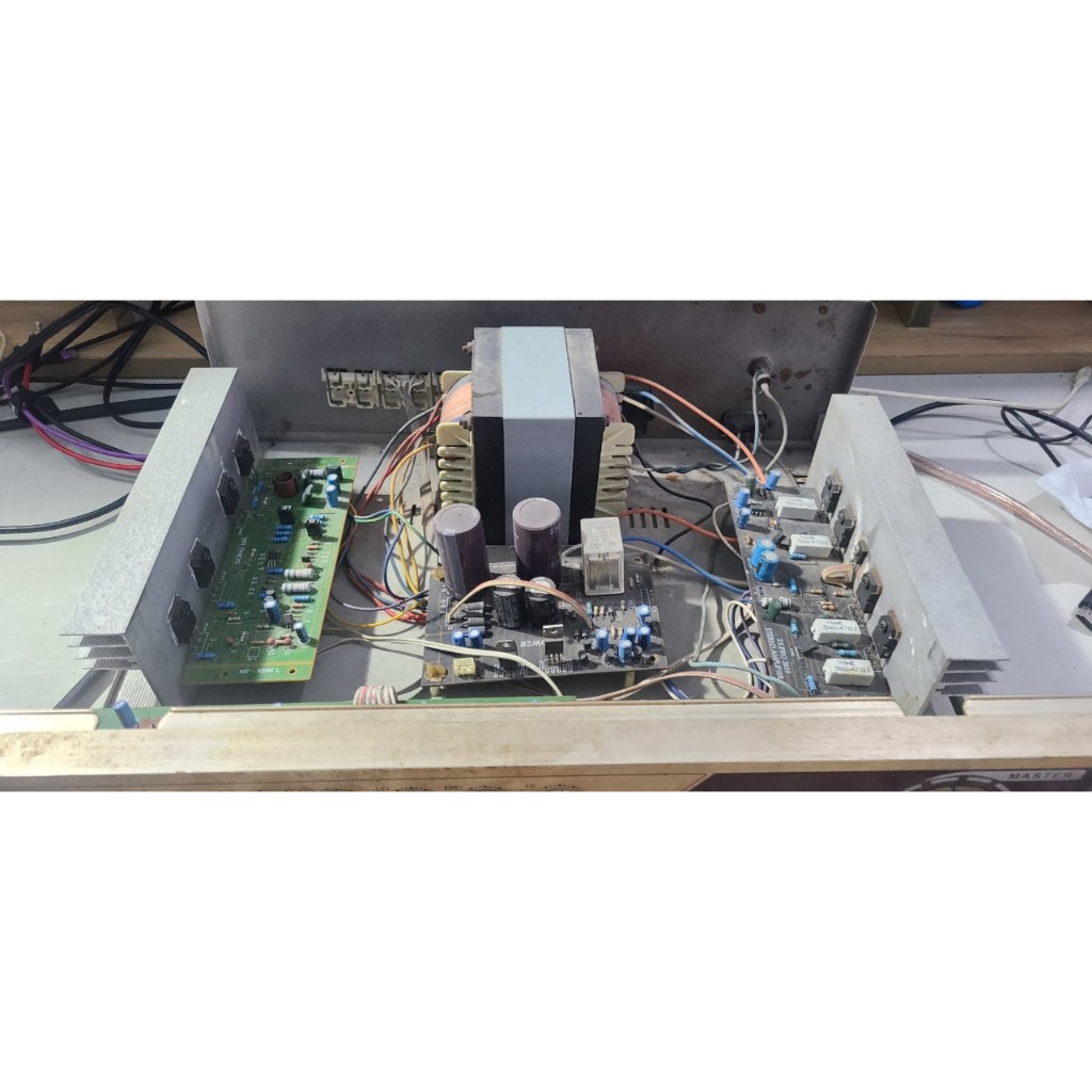 Ampli 8c PRO 468A , bán xác