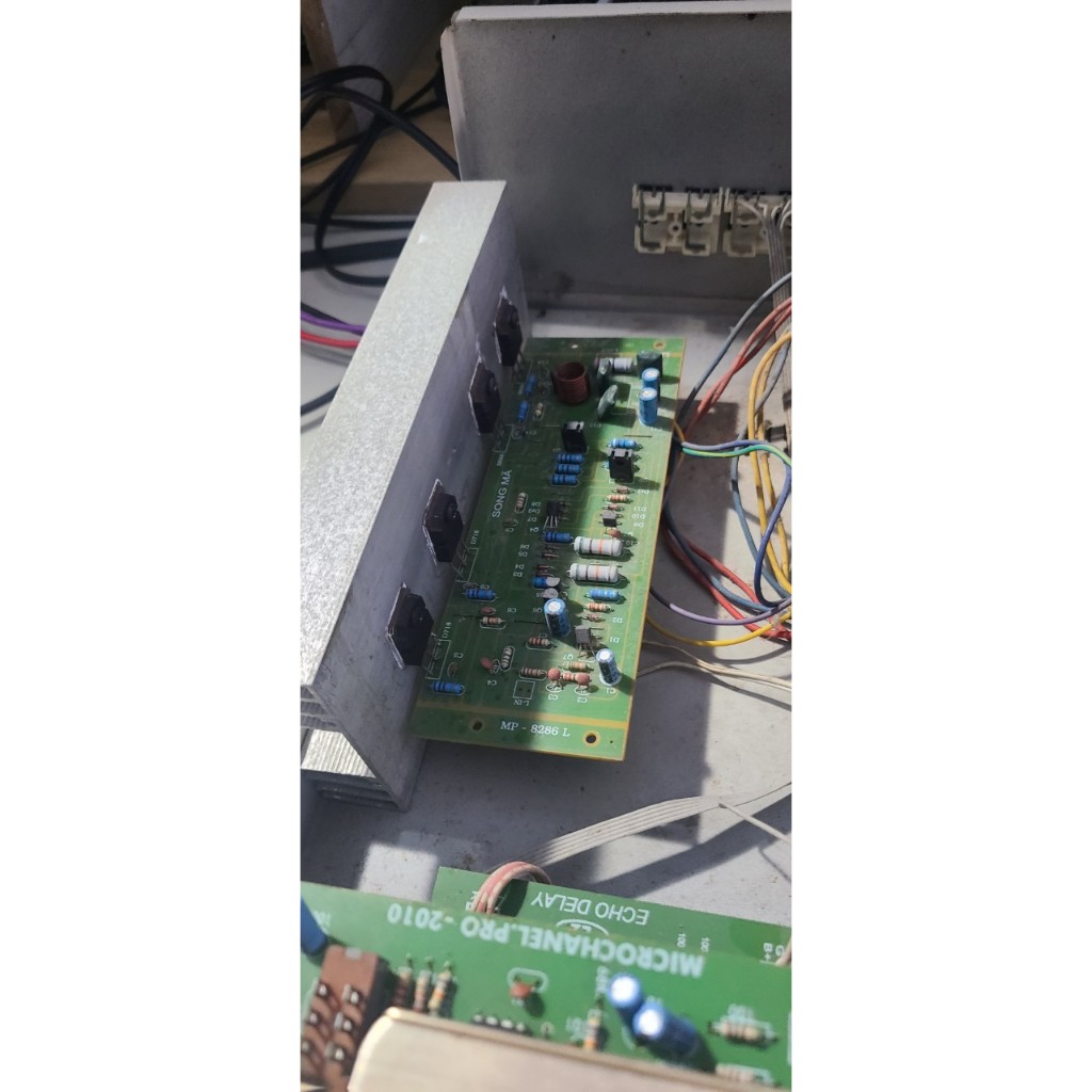 Ampli 8c PRO 468A , bán xác