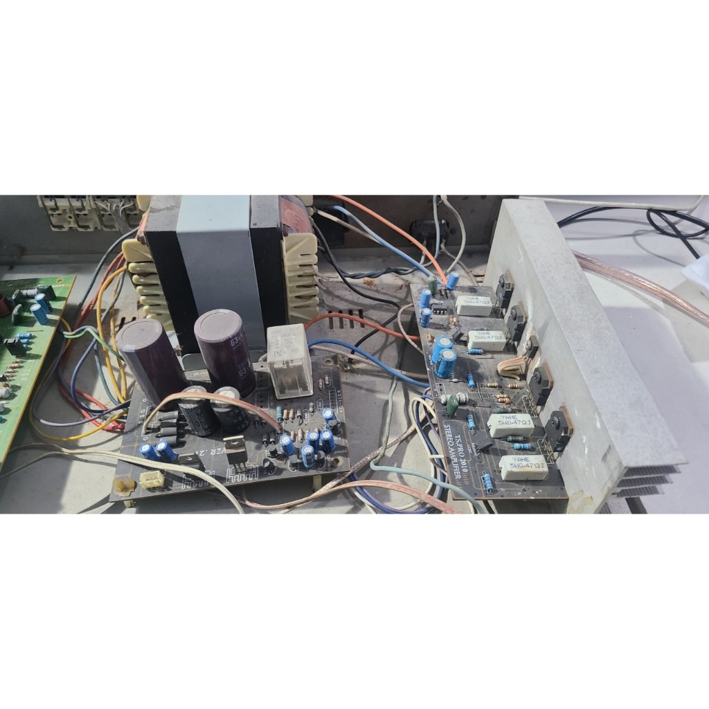 Ampli 8c PRO 468A , bán xác