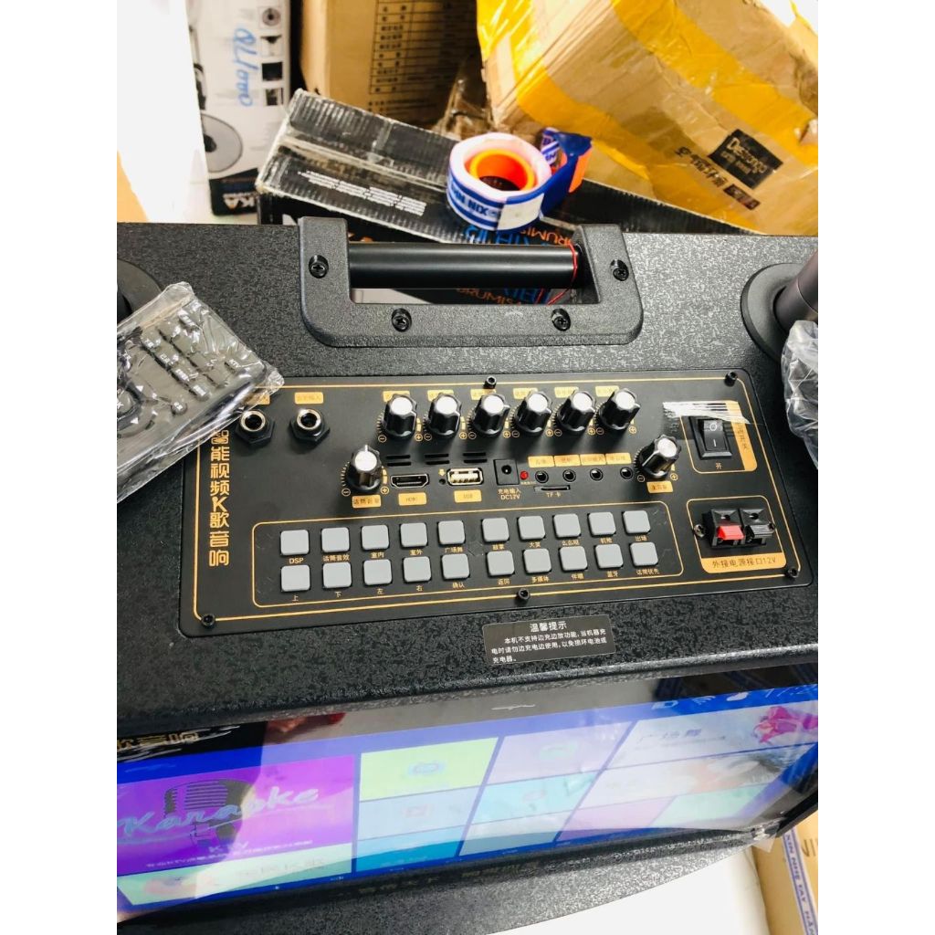 Loa kéo di động Karaoke Xiong Mao D13 công suất loa 800W Bass 40 kèm 2 míc tích hợp kèm màn hình cảm ứng Android 19 inch