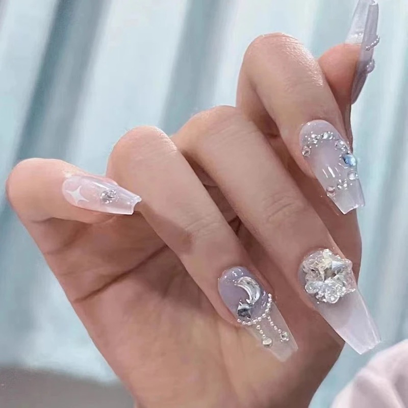 Đá khối đính cụm trang trí móng tiện lợi