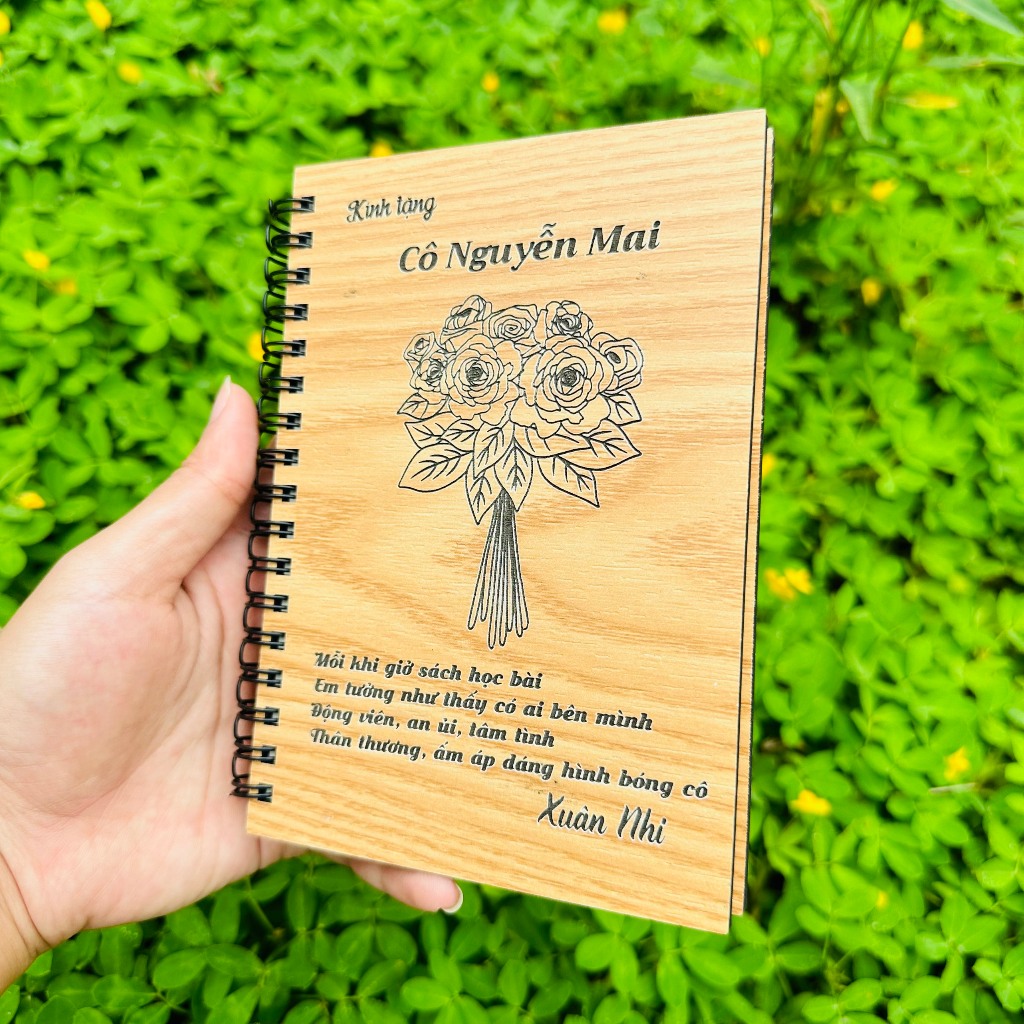 Quà tặng ý nghĩa ngày 20/10 - Món quà cho mẹ, cô giáo thân yêu - Sổ bìa gỗ khắc theo yêu cầu