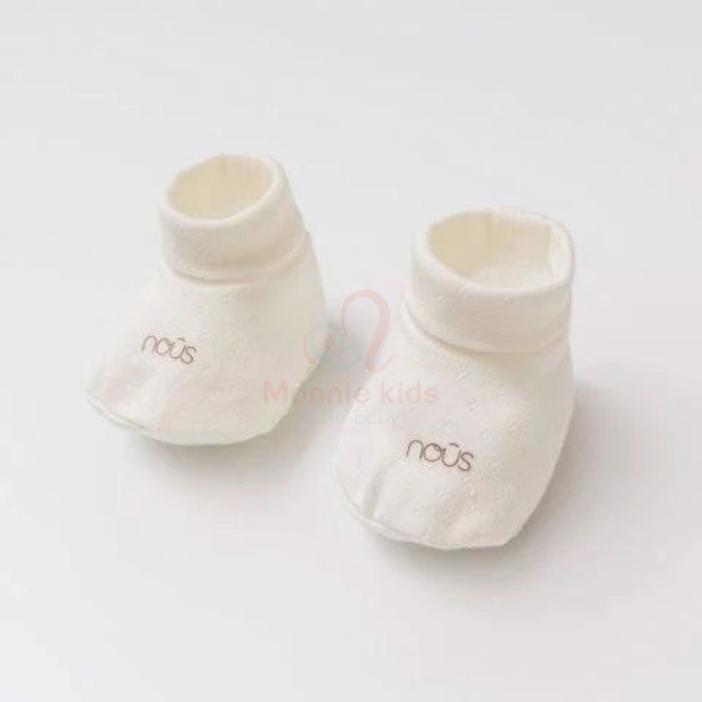 Set mũ bao chân cho bé Nous lỗ trám chất liệu cotton mềm mại thấm hút mồ hôi - Monnie Kids