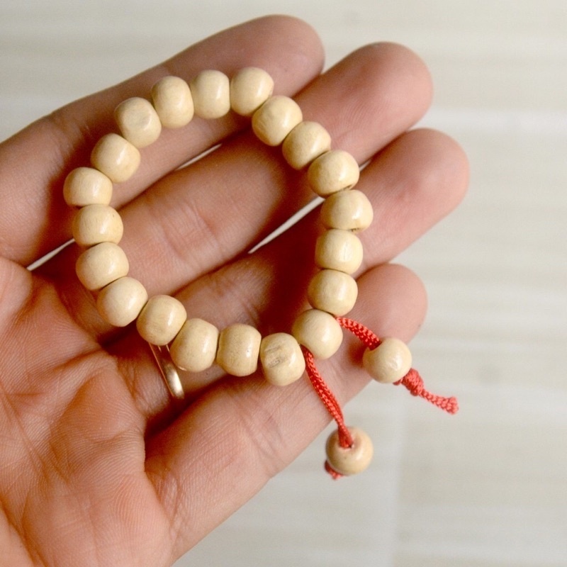 Vòng Dâu Tằm Cho Bé Chống Giật Mình Và Ngủ Ngon