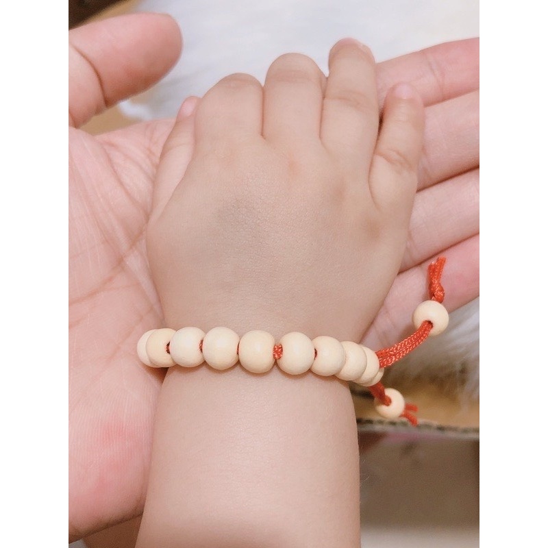 Vòng Dâu Tằm Cho Bé Chống Giật Mình Và Ngủ Ngon