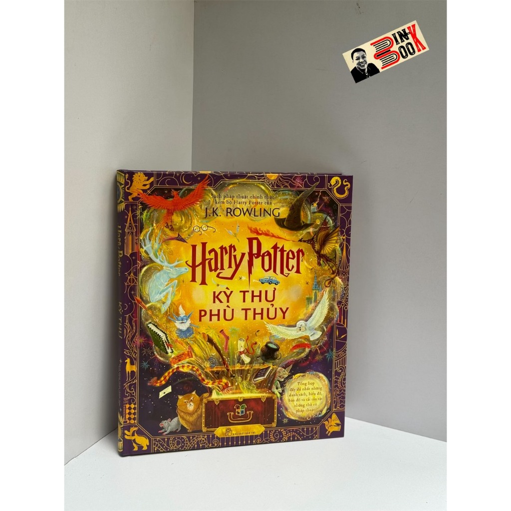 Sách - (Bìa cứng -  Minh hoạ màu) Harry Potter - Kỳ Thư Phù Thủy - J. K. Rowling - NXB Trẻ