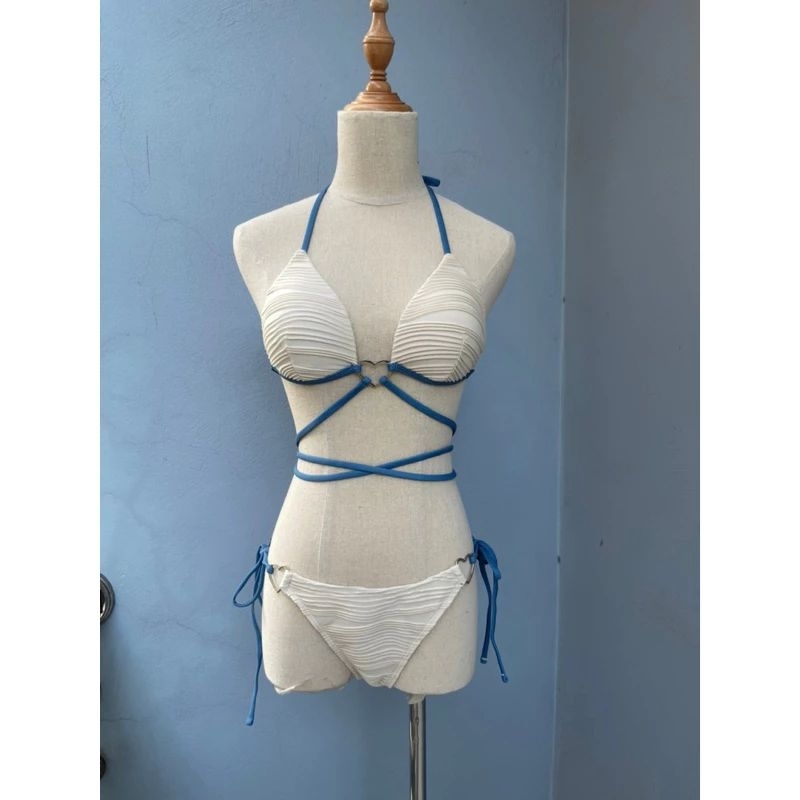 Bikini Tam Giác Khoét Ngực Trái Tim Cut Out Sexy Độc Đáo