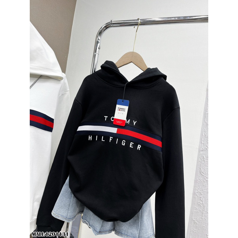 Hoodie nam nữ Tommy Hilfiger in vạch sọc đen trắng đỏ chữ kí quanh áo. Hoodie Unisex Form Unisex Siêu Hot 2023