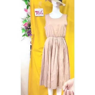 đầm xếp ly màu nude size M/M+. S786