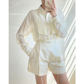 Medium Short Pants In Ivory With MIRIN