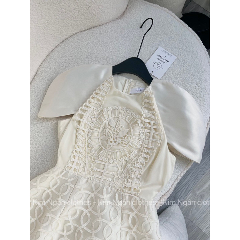 Váy ren phối khoen tròn , phối tacta ,1 màu kem , vải ren nhà e phủ cả mặt trc và mặt sau váy nhé