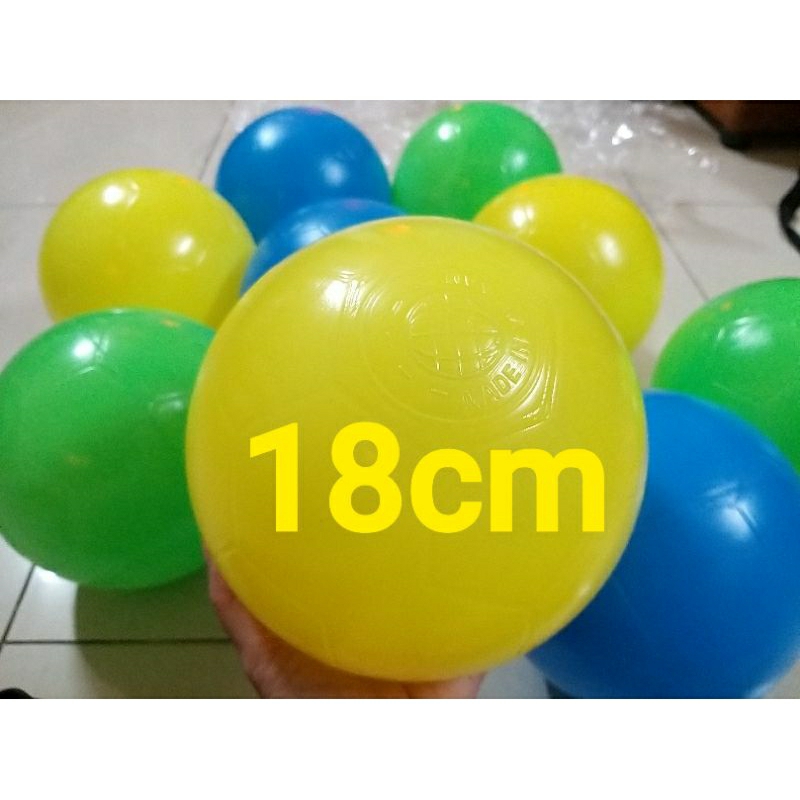 Bóng đá nhựa Việt nam cao cấp size 20cm