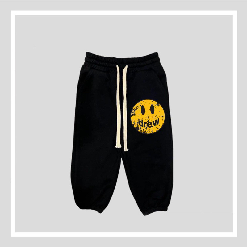 Quần nỉ joger da cá màu đen in hình logo cho bé trai bé gái size từ 12-40 cân