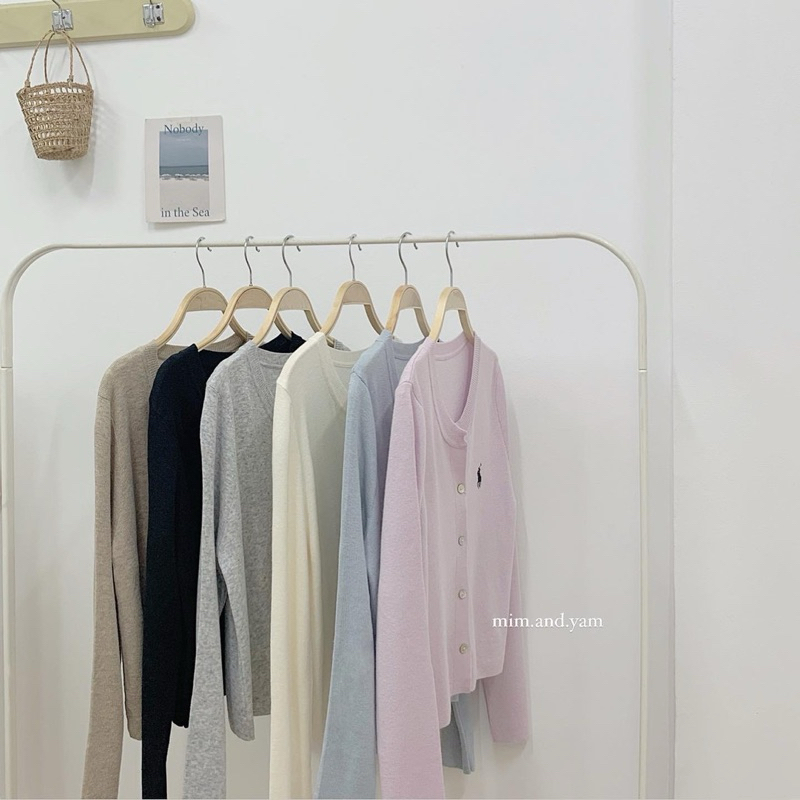 Áo cardigan len thêu ngựa