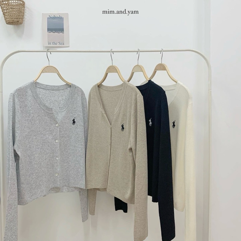 Áo cardigan len thêu ngựa
