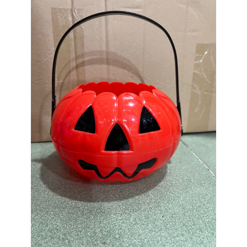 Giỏ bí Ngô đựng kẹo và trang trí Halloween 19cm nhiều màu