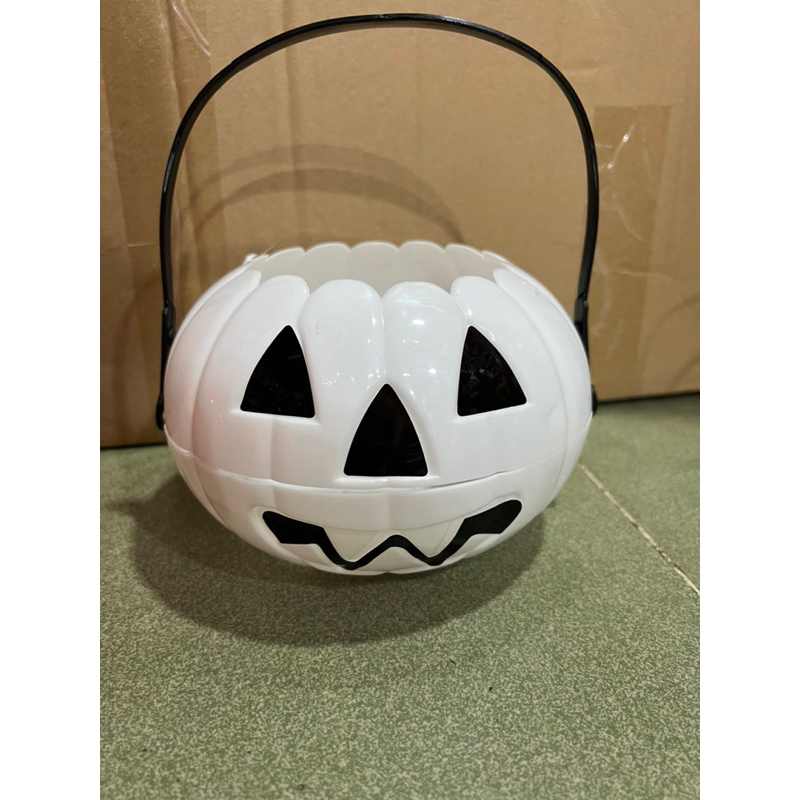 Giỏ bí Ngô đựng kẹo và trang trí Halloween 19cm nhiều màu