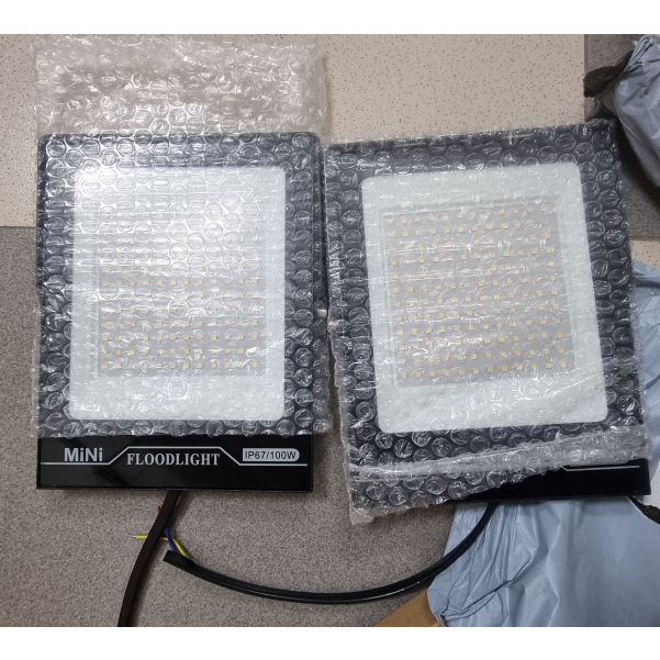 HUNTA Đèn 50W 100W 150W 200W đèn pha led ngoài trời,Siêu sáng và không thấm nước IP66