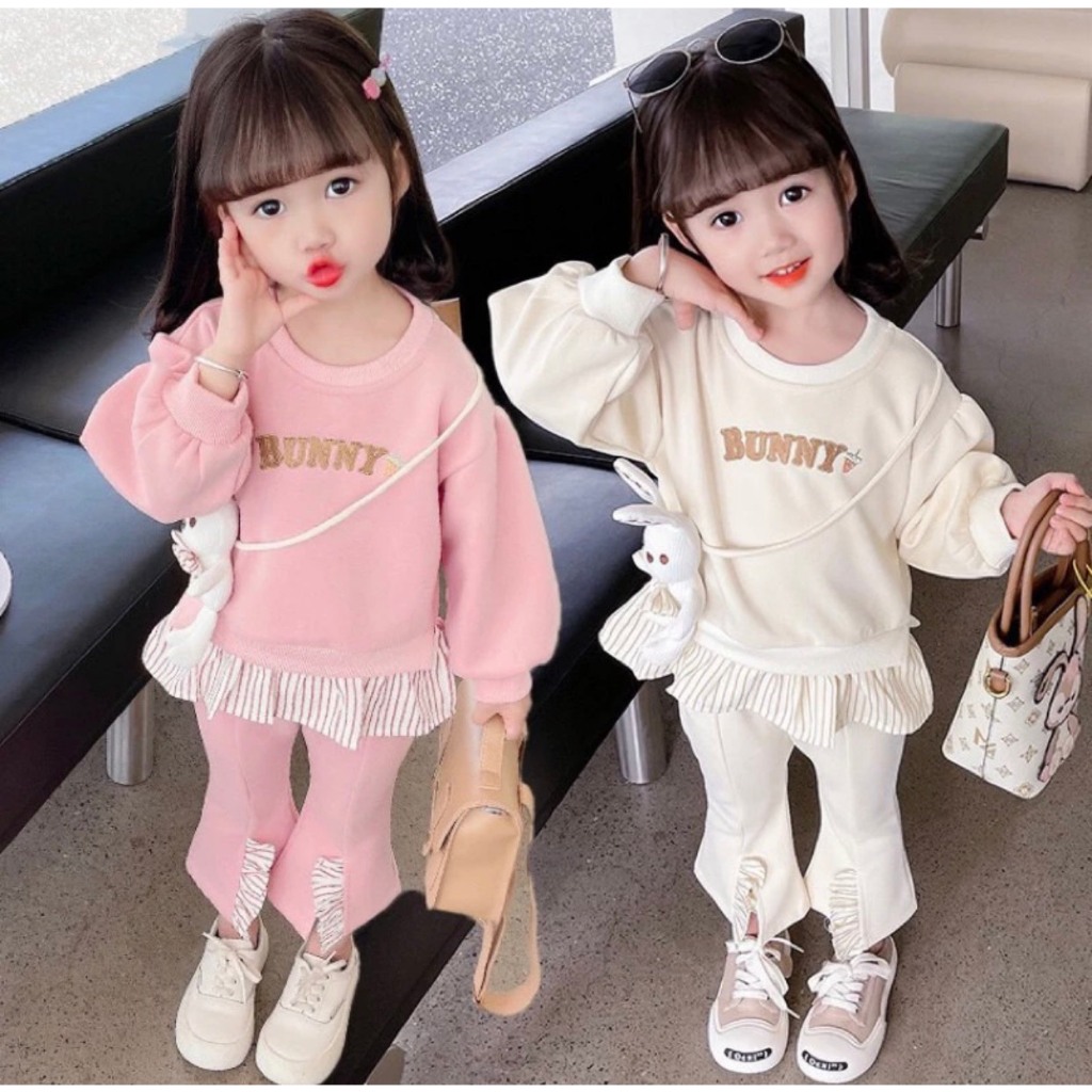 Bộ quần áo dài tay Bunny phối kẻ kèm gấu đeo