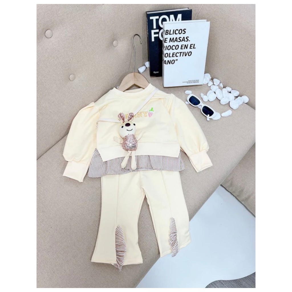 Bộ quần áo dài tay Bunny phối kẻ kèm gấu đeo