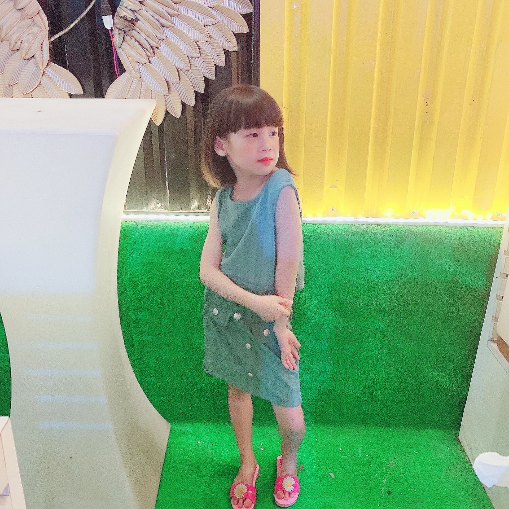 Sét bộ bé gái gồm áo croptop và chân váy len mềm cá tính 8kg đến 20kg