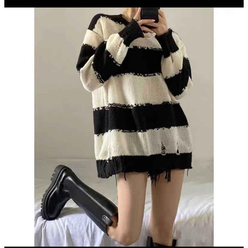 Áo len kẻ rách cho mùa thu 🍂