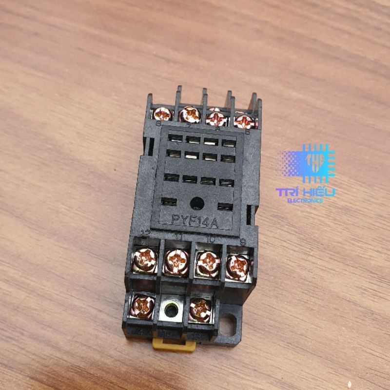 Đế rơ le trung gian Omron PYF14A PYF08A 8 chân 14 chân