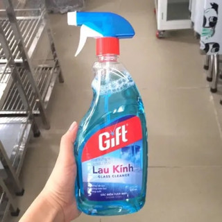2chai nước lau kính gifft