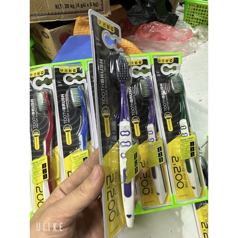 Bàn chải đánh răng than tre lông mềm mịn 2200