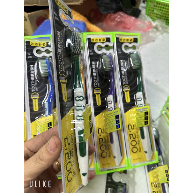 Bàn chải đánh răng than tre lông mềm mịn 2200