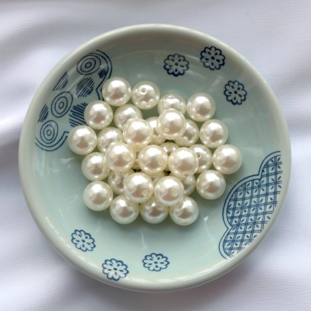 10-25-50gam hạt châu có lỗ 8mm, ngoc trai nhựa, hạt bẹt, cườm nhiều màu