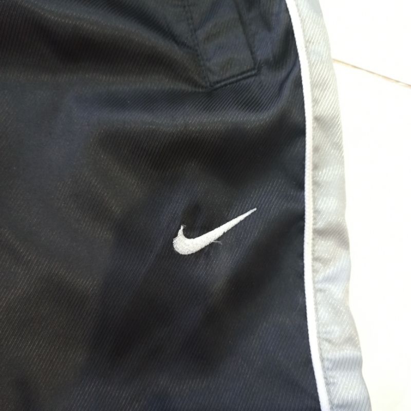 Quần dù thể thao Nike Real 2hand