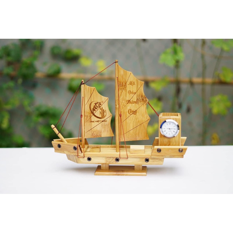 Thuyền buồm bằng tre