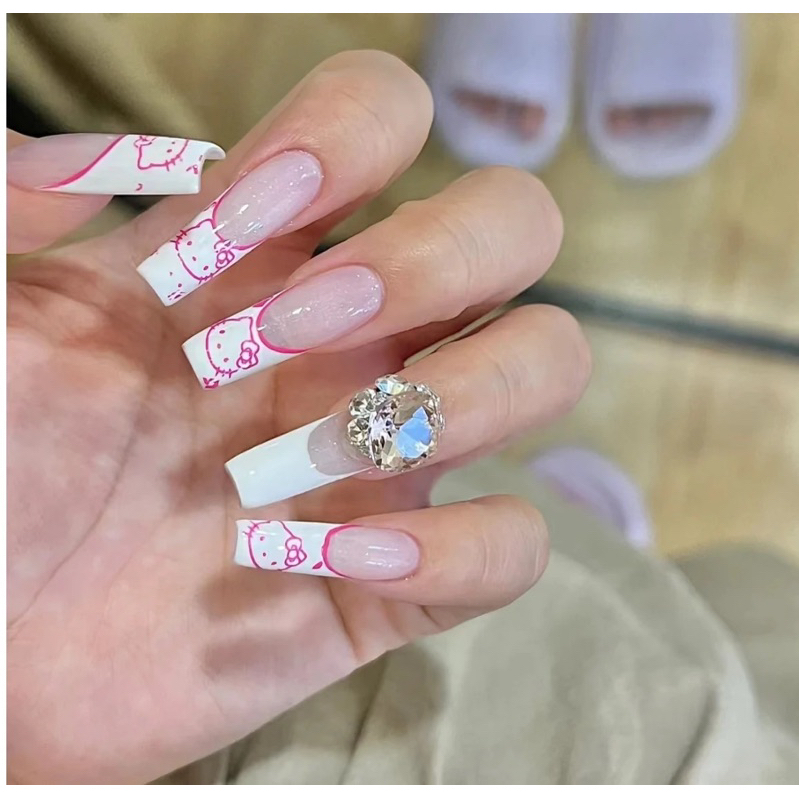 Đá khối đính cụm trang trí móng tiện lợi