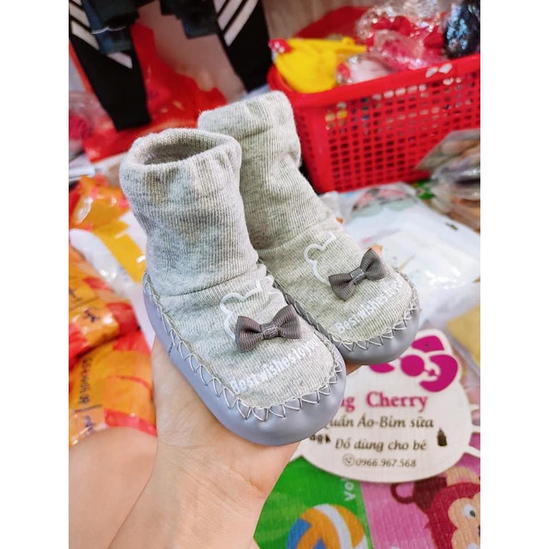 Giầy tất cho bé