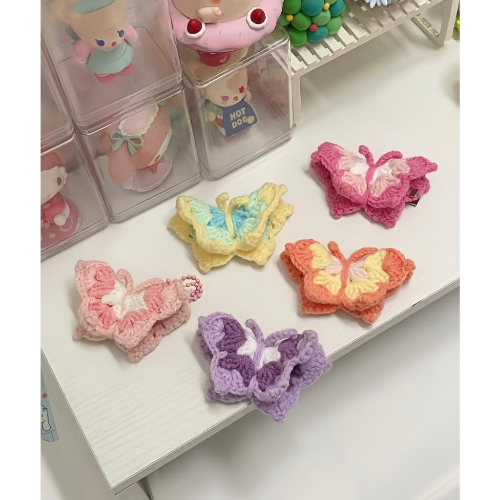 Butterfly keychain đan len GND handmade