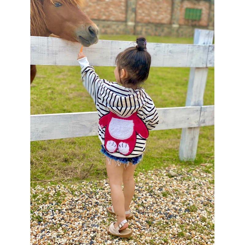 Áo khoác gấu dâu cho bé gái