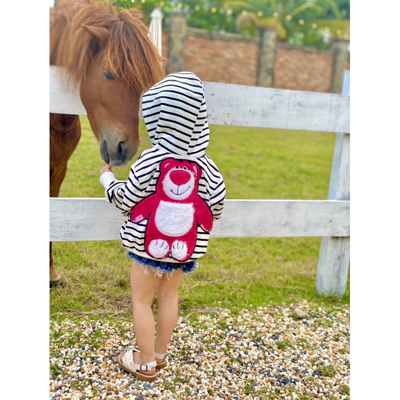 Áo khoác gấu dâu cho bé gái