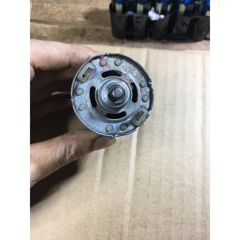 Motor 775 tháo từ bình xịt điện 12v