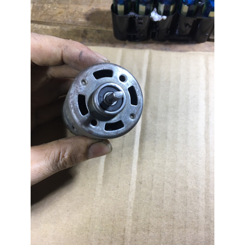 Motor 775 tháo từ bình xịt điện 12v